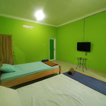 Villa Batu Tua Puncak Mitra Reddoorz Богор Екстериор снимка