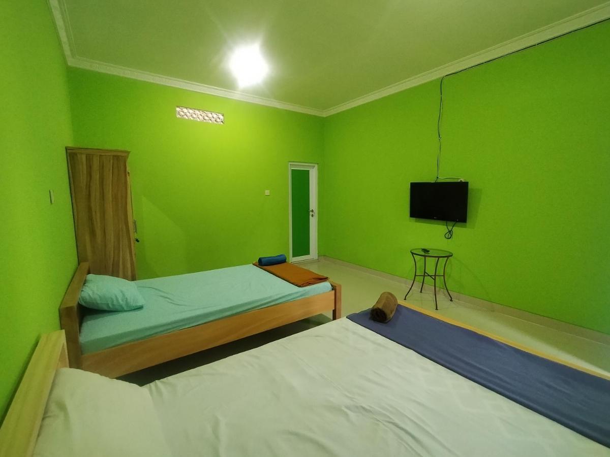 Villa Batu Tua Puncak Mitra Reddoorz Богор Екстериор снимка