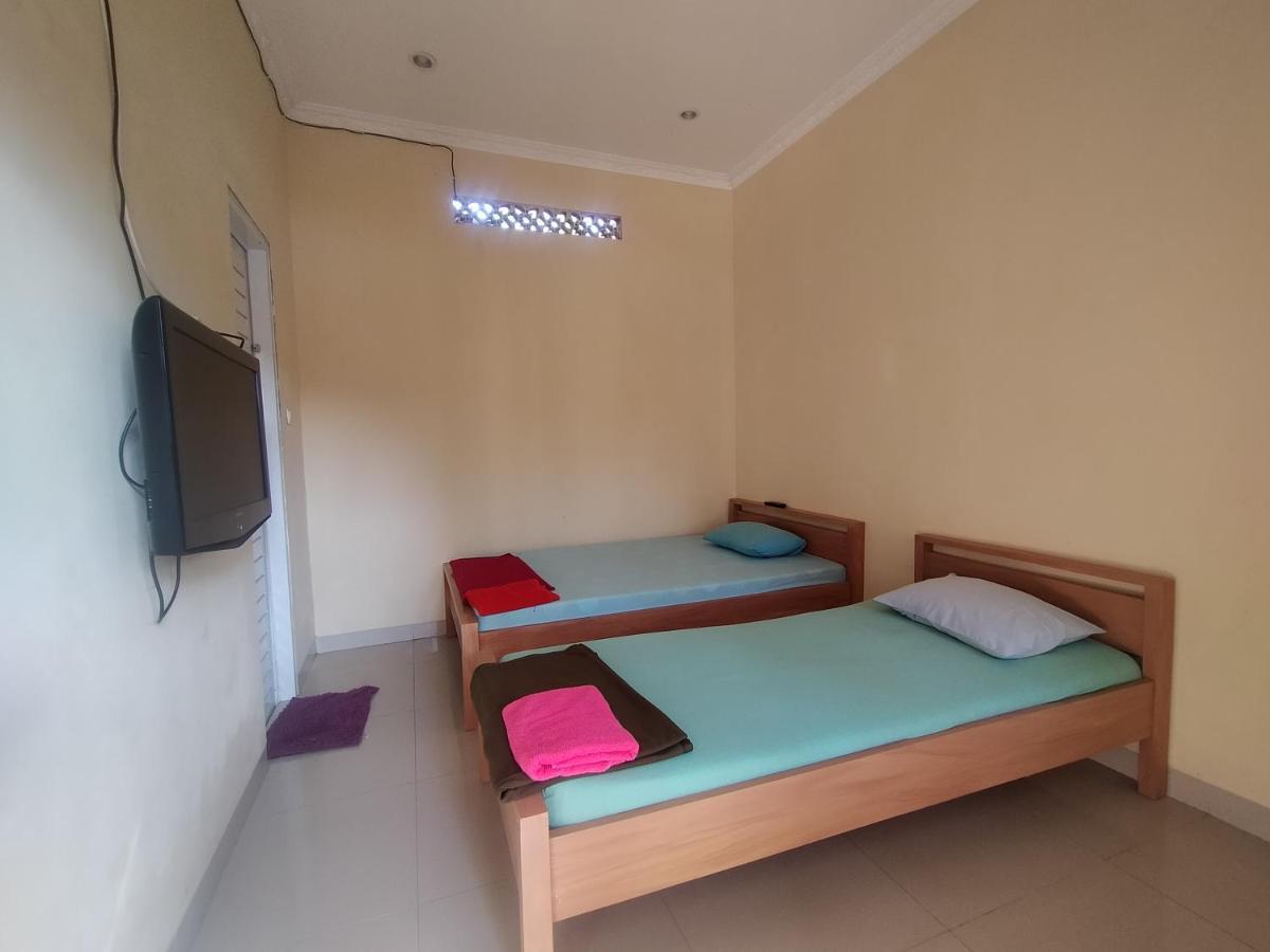 Villa Batu Tua Puncak Mitra Reddoorz Богор Екстериор снимка