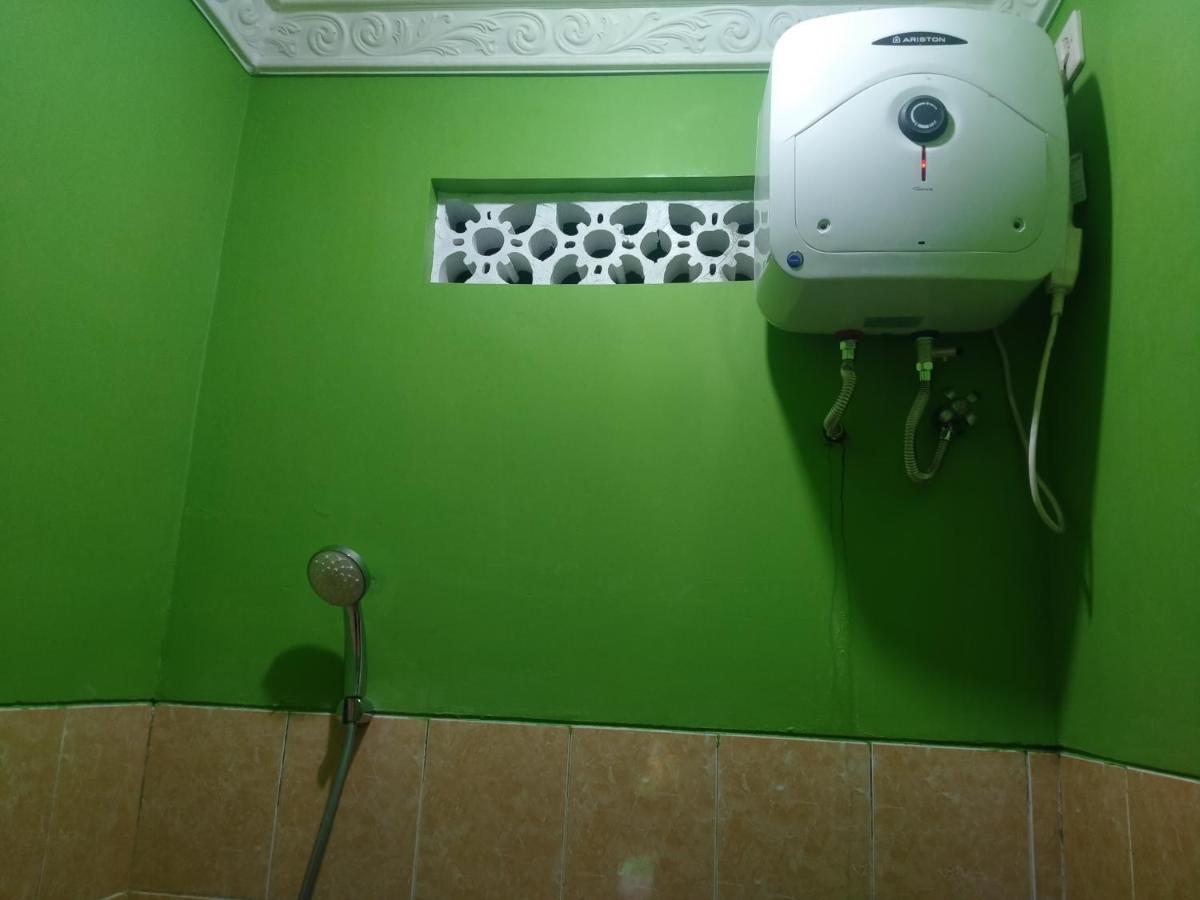 Villa Batu Tua Puncak Mitra Reddoorz Богор Екстериор снимка