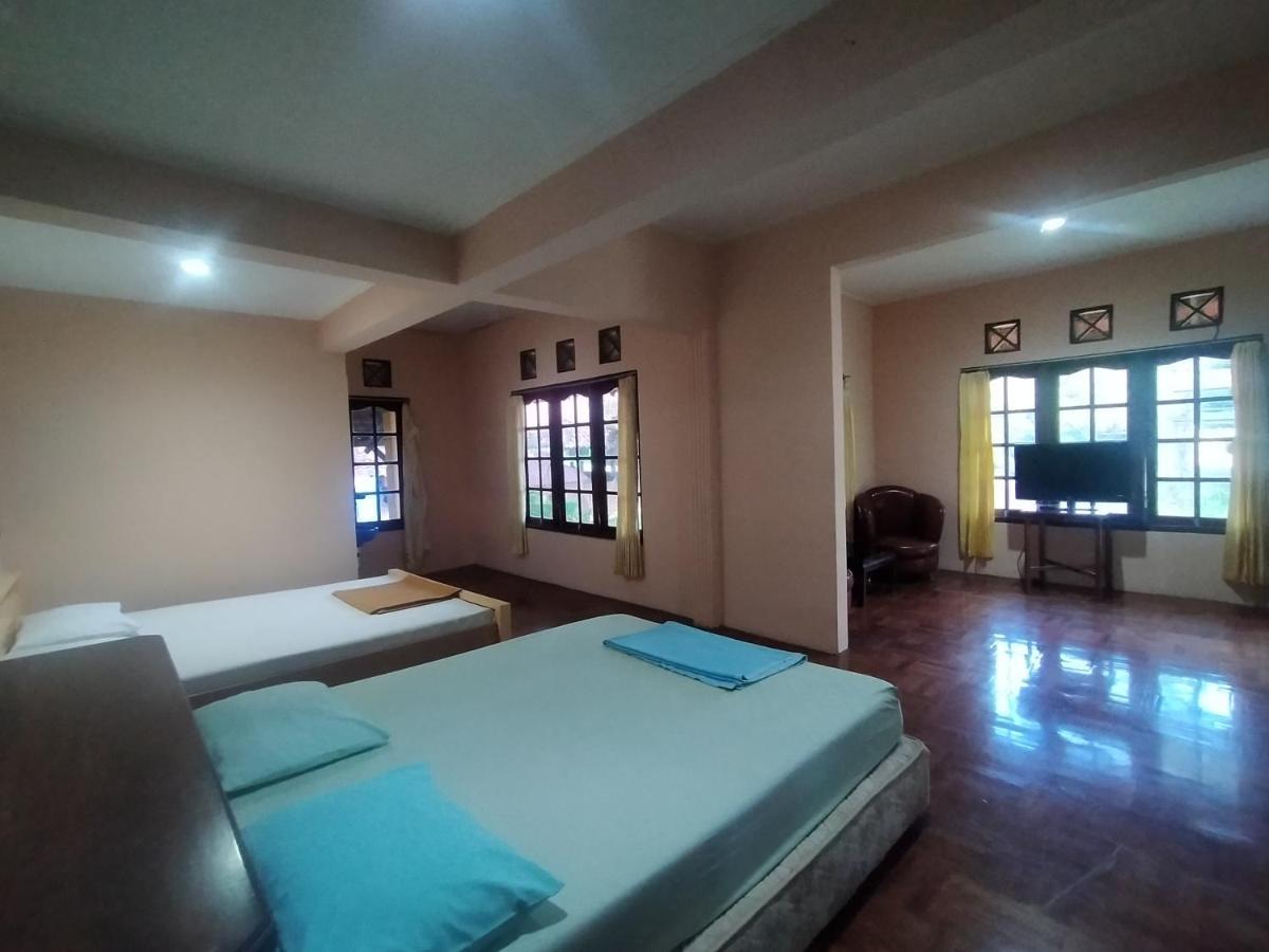 Villa Batu Tua Puncak Mitra Reddoorz Богор Екстериор снимка