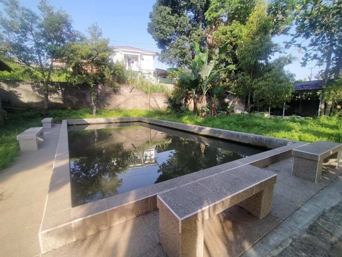 Villa Batu Tua Puncak Mitra Reddoorz Богор Екстериор снимка