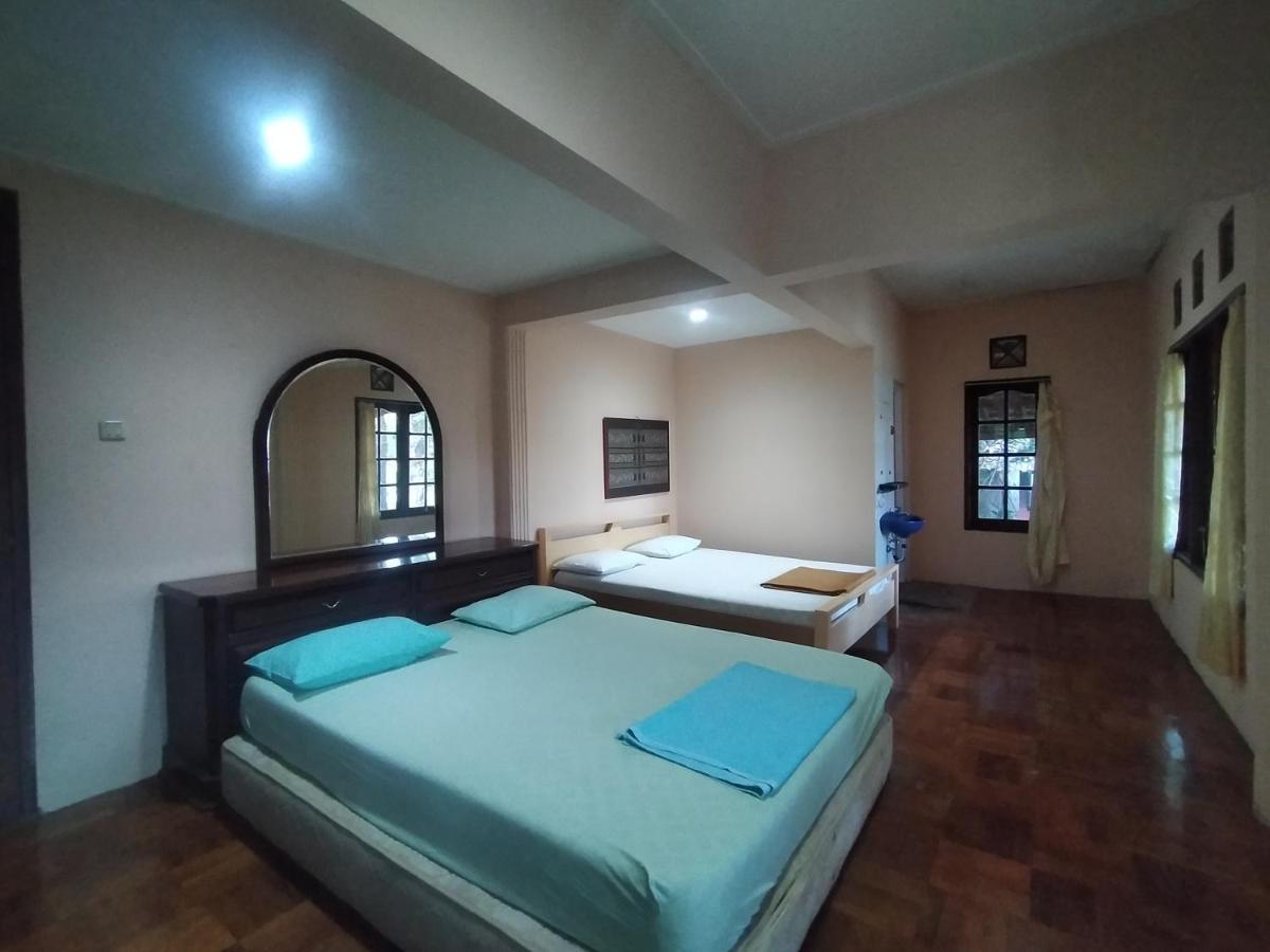 Villa Batu Tua Puncak Mitra Reddoorz Богор Екстериор снимка